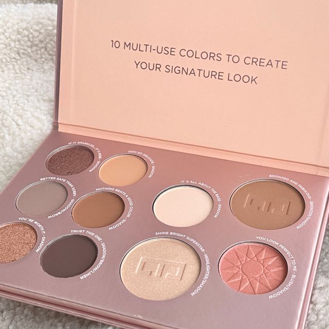 Signature Multi-Use Palette Signature Multi-Use Palette